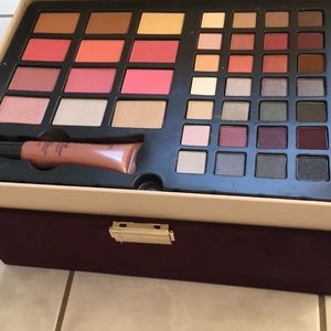 Ulta pretty and polished make up kit